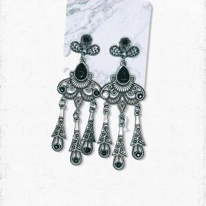 6097gc. Pewtertone Chandelier Earrings Black Plastic